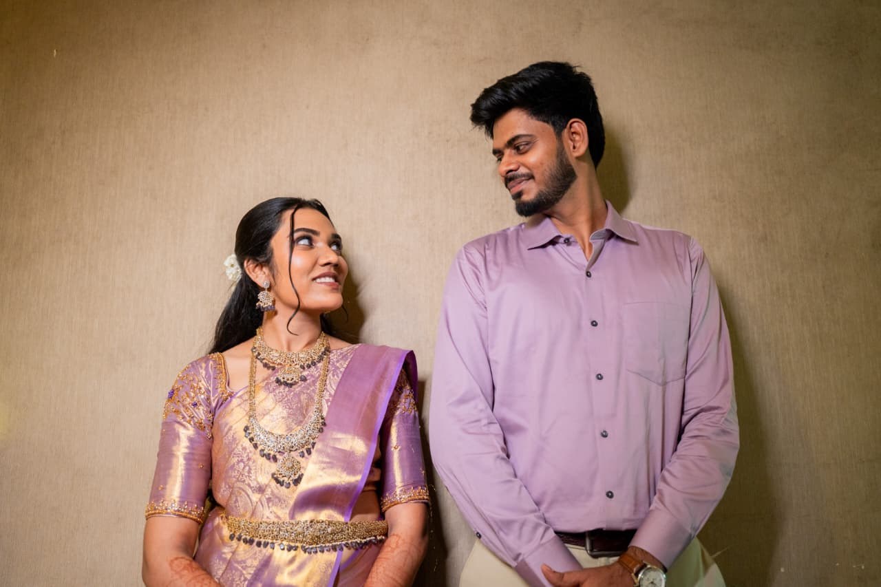 Arun Kumar and Benita Rachel smiling at their engagement photoshoot